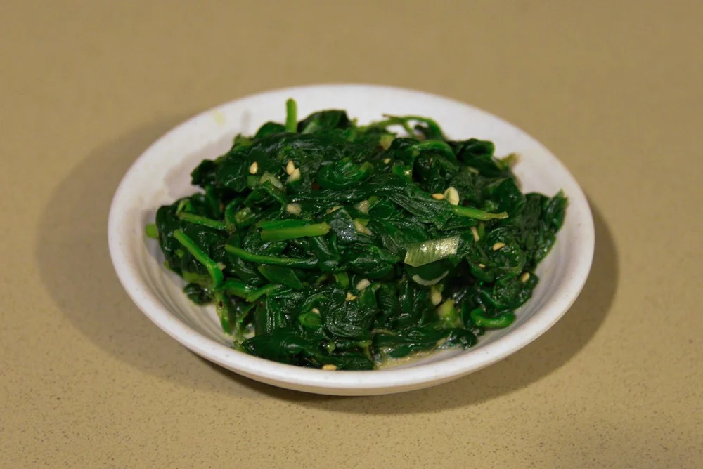 Refreshing Sigeumchi-namul: Korean Spinach Banchan Recipe